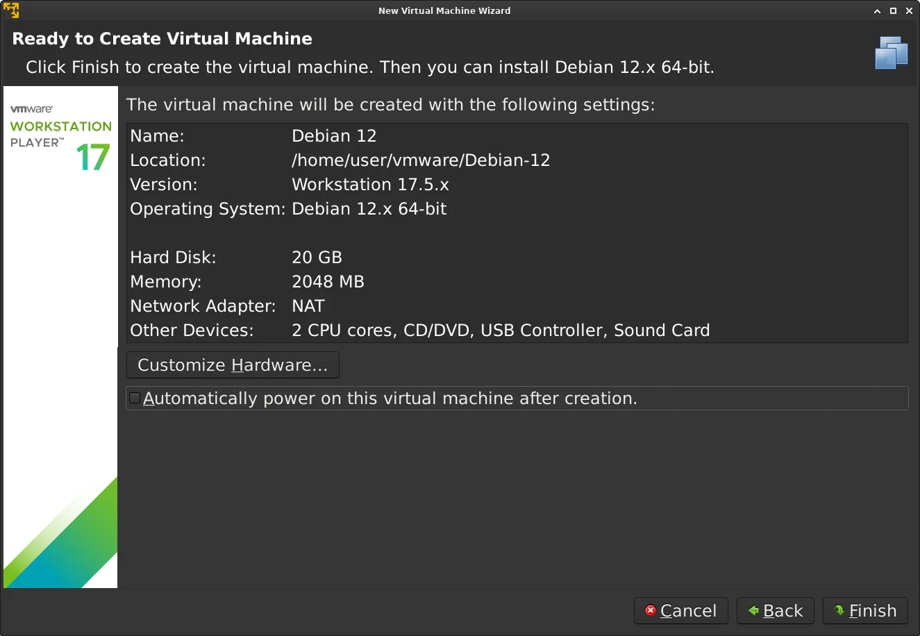 VMware Workstation 17 Player создание новый виртуальной машины Debian 12. Галочка автоматически запускать снята.