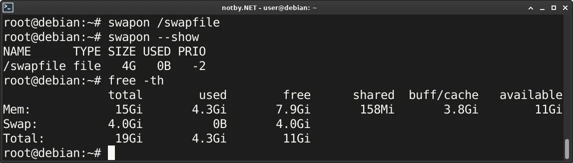 Swap-файл /swapfile подключен в консоли Debian командой “swapon /swapfile”, показана вся доступная оперативная память и swap файл командой “free -th”