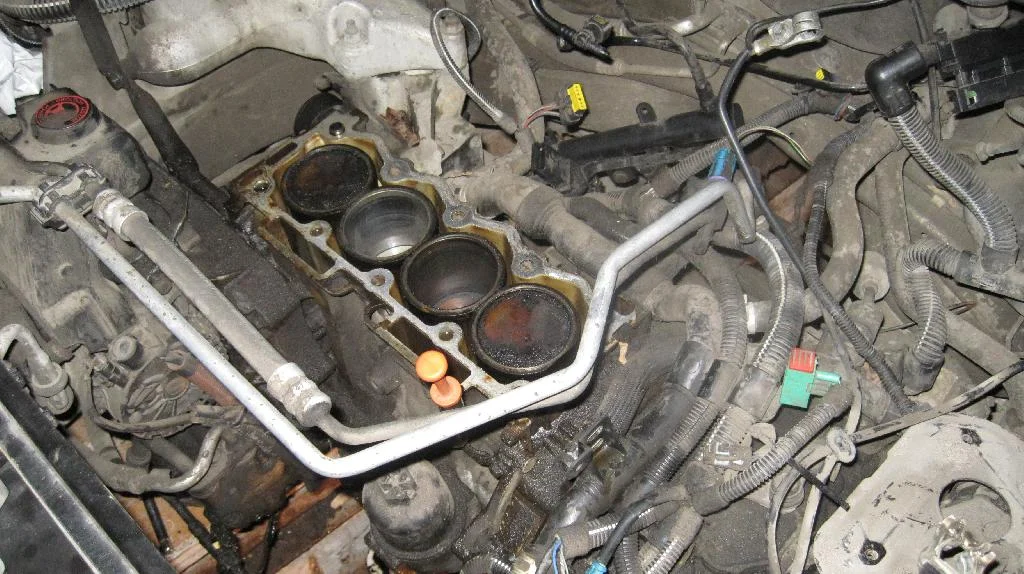 Блок двигателя TU3JP в автомобиле Peugeot 206 c 4 гильзами и поршнями, один цилиндр и поршень чистый и вымытый