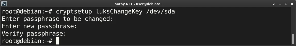 Пароль для LUKS контейнера USB-флешки /dev/sda успешно обновлен командой “cryptsetup luksChangeKey /dev/sda” в консоли Debian